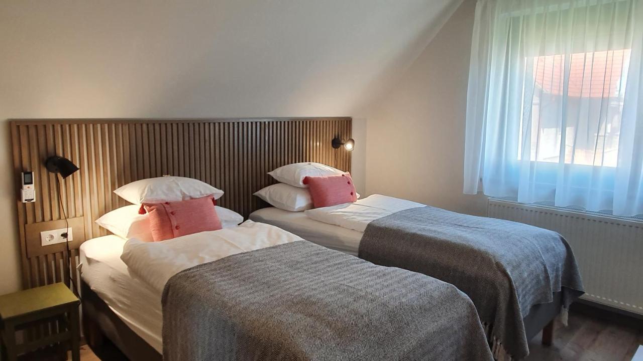 Relax Balaton Apartmanok Balatonfüred Eksteriør bilde